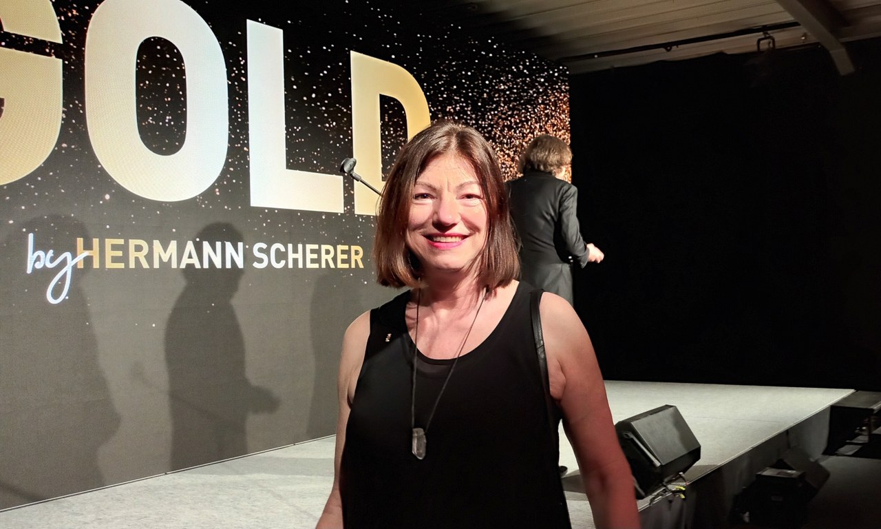 Heike Facius auf der GOLD-Bühne von Hermann Scherer